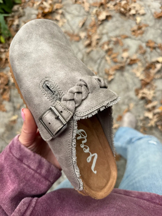 Very G Iris Braided Mule in Gray